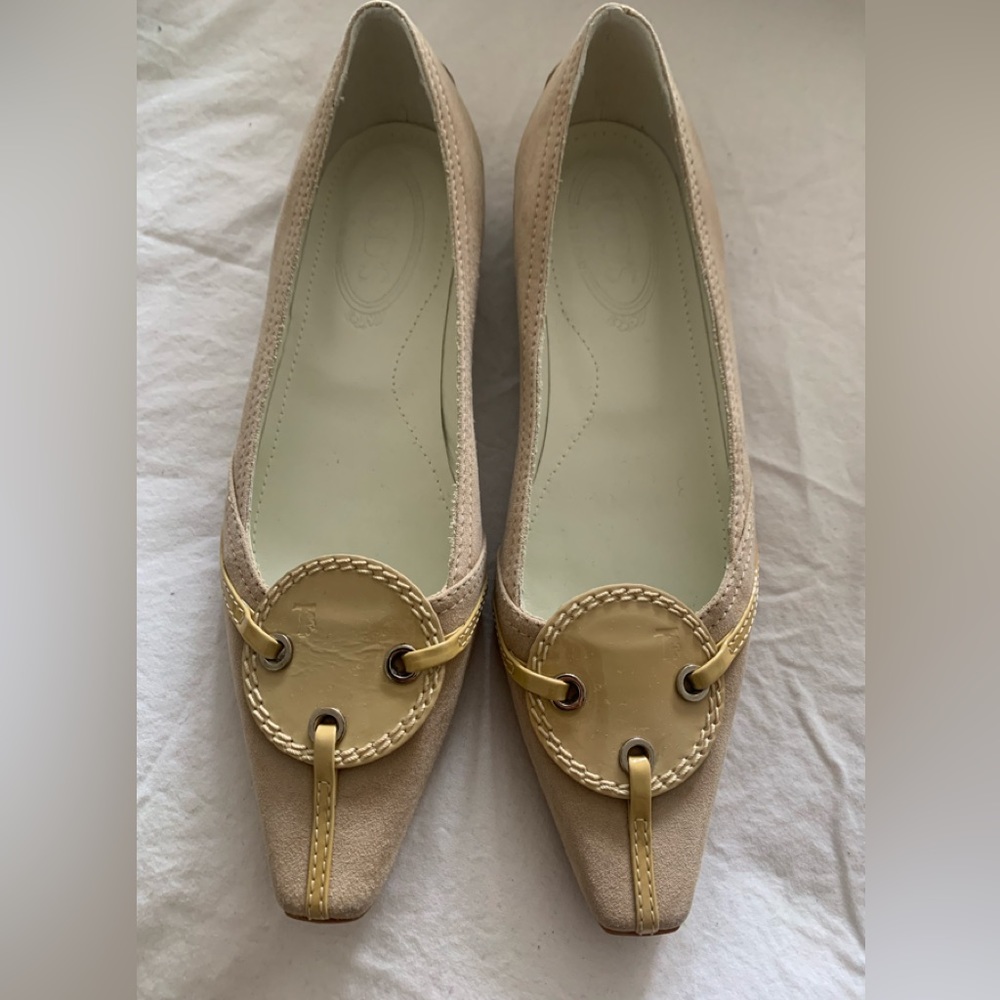 Beautiful Vintage Tod”s Flats